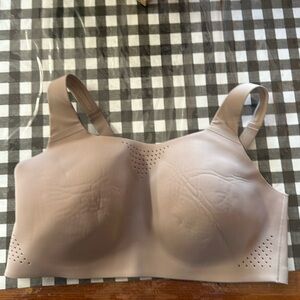 Victoria Secret Featherweight Max Sports Bra